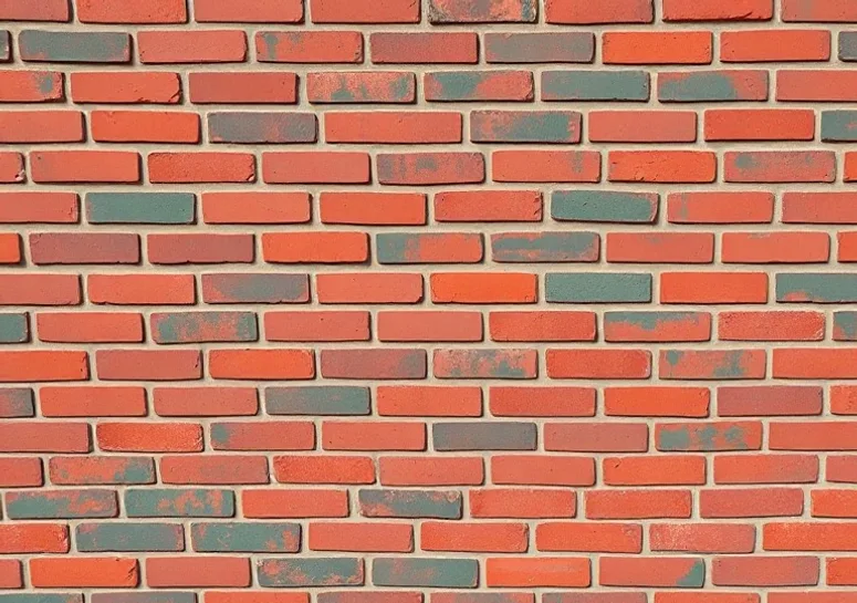 Ponçage et rebouchage des fissures avant mise en peinture